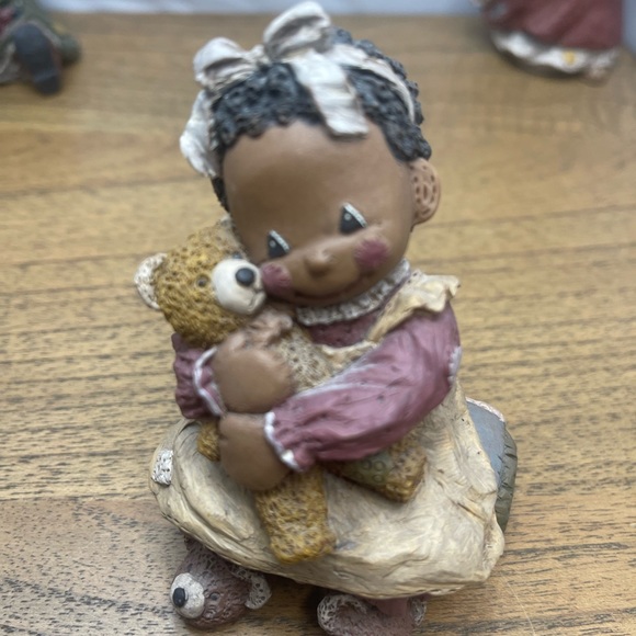 Vintage c.1995 Martha Holcombe Figurine's, God is Love set of 7 - Picture 13 of 14